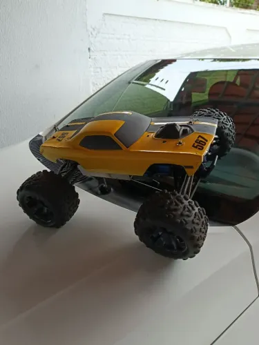 Automodelo traxxas Revo 3.3