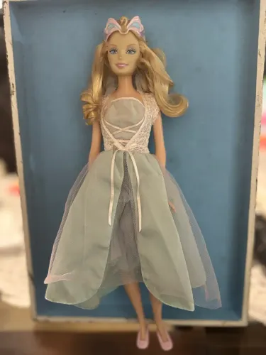 Boneca Barbie Odette com COROA E SAPATOS ORIGINAIS