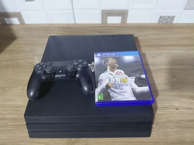 PS4 PRO DESBLOQUEADO Dualshock 4 em perfeito estado