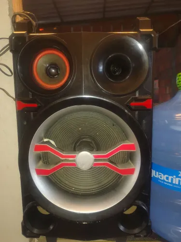 Vendo caixa de som muito boa pra escutar música