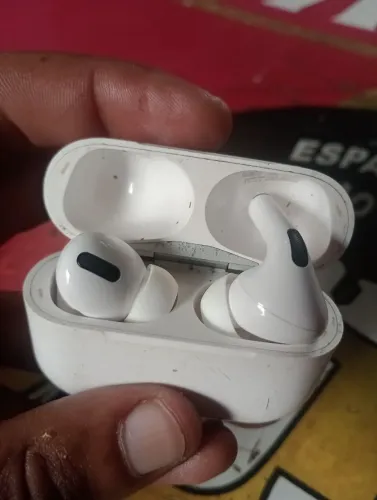 Apple Airpods pro com estojo de recarga magSafe A2083 branco