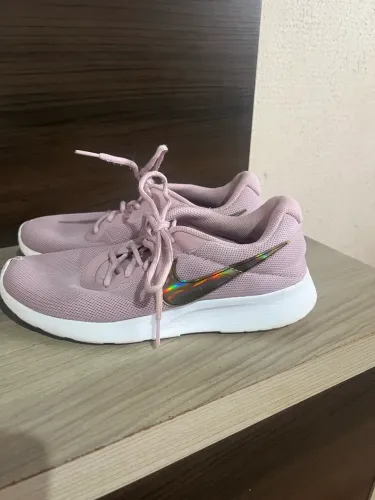 Tênis Nike feminino 
