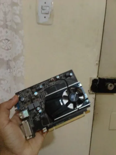 Placa vídeo R7240 não testada