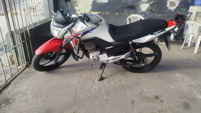 CG Titan 2015 bem conservada vd 11.800