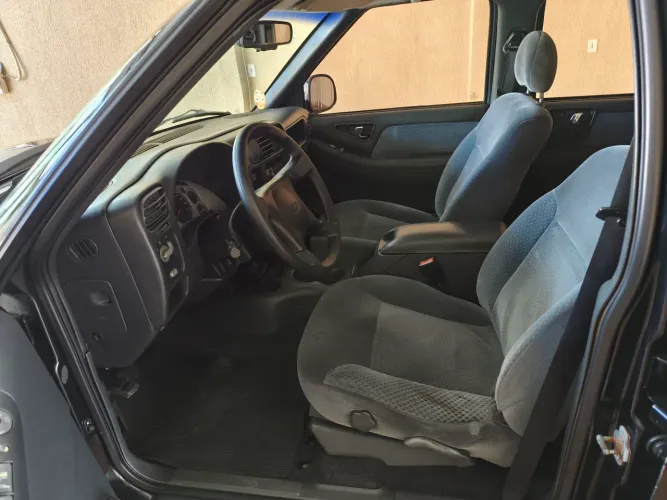 Volkswagen Polo Sed. Comfort. 1.6 MI Tot. Flex 8V 2010