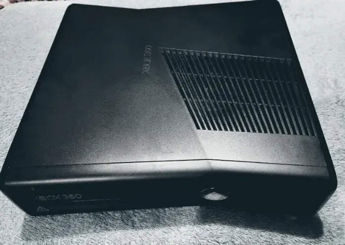 Xbox 360 Slim + Kinect + 3 Jogos Originais