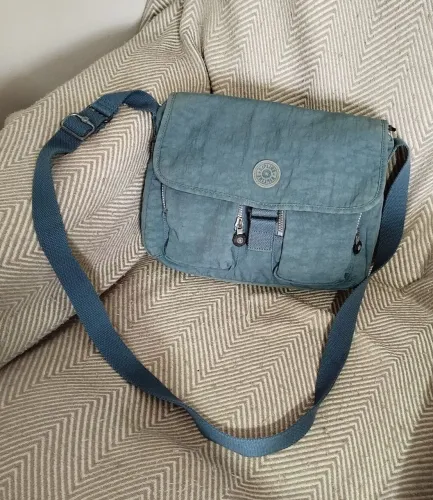 Bolsa carteiro Kipling azul