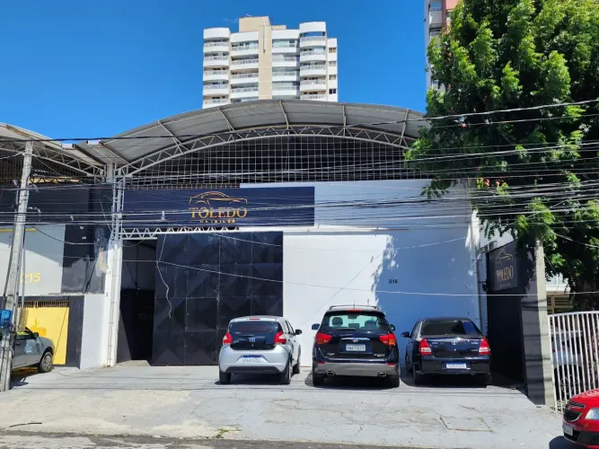 Galpão com 368m2 na Rua Antônio Fortes próx. Via Shopping Car / W Soares - terreno 400m2