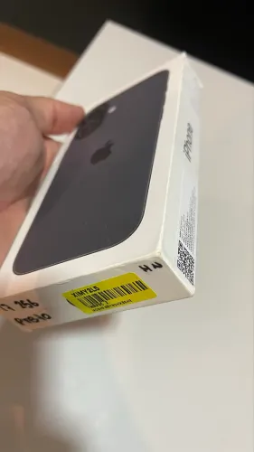 iPhone 17, lacrado. Chip físico e E-Sim 
