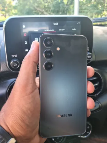 Samsung S24
