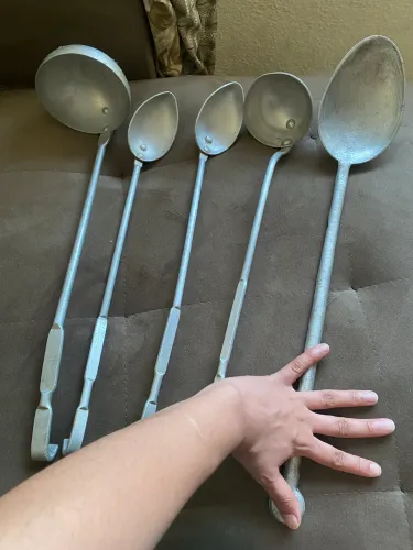 Kit com 5 Colheres Industriais Grandes de Alumínio Fundido 41cm