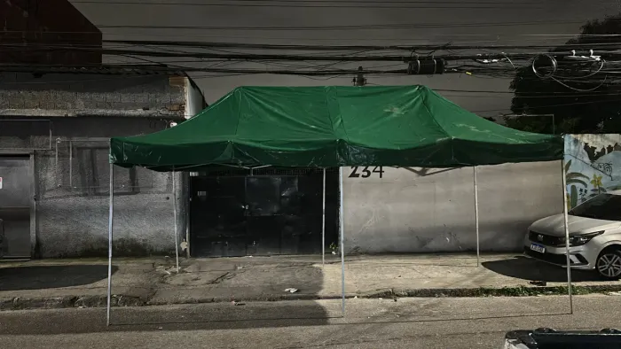 Tenda 6x3 preta usada sanfonada