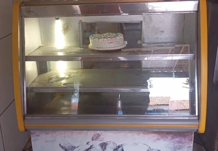 Vendo 3 balcão 2 natural e 1de frios 