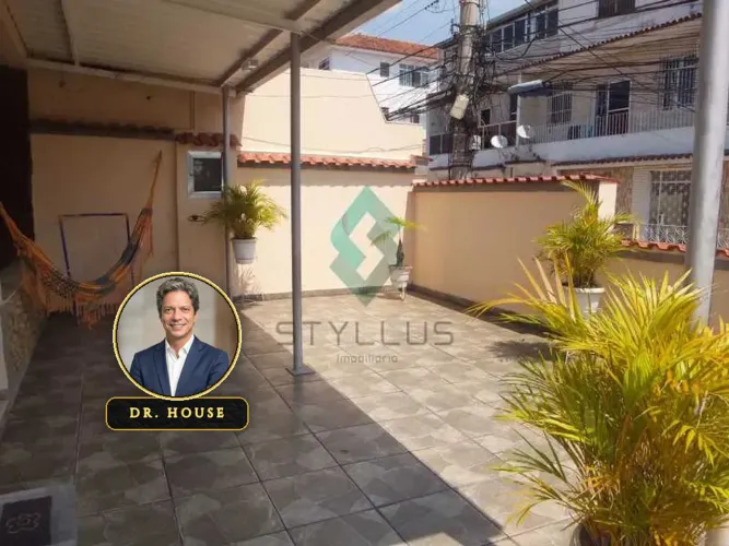 Casa Triplex em Condomínio Fechado com 3 Quartos (1 Suíte) e Terraço em Higienópolis! M98A