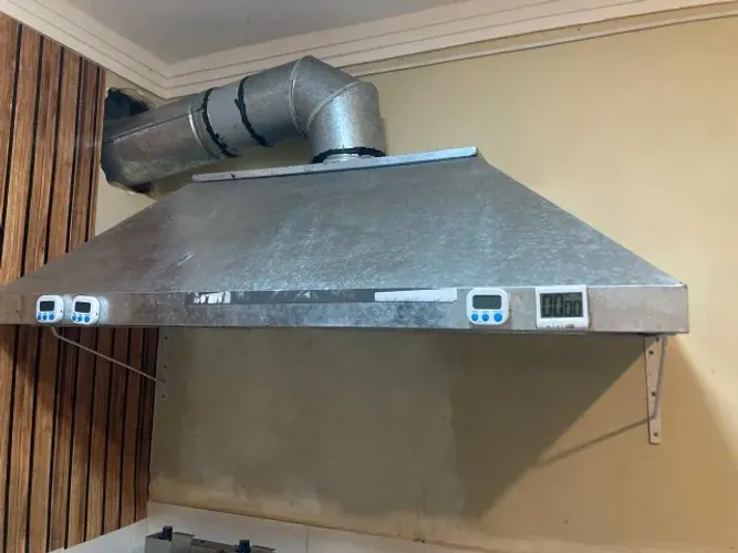 Coifa industrial inox 1,5m x 60cm com motor, tubulação e chapéu chines 