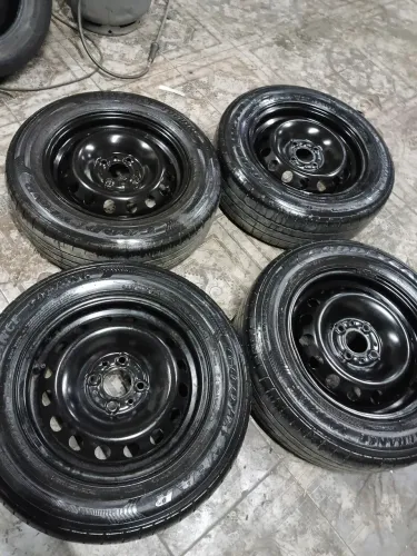 Rodas novas fiat aro 14 ano  2026 pneus ótimos Godyear