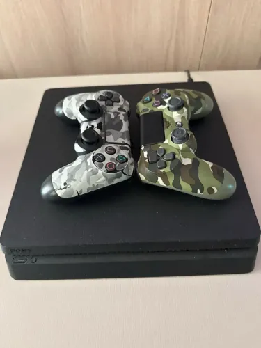 PS4 Slim (1TB)