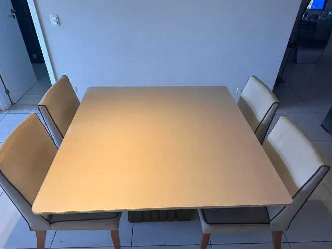 Mesa de Jantar Ana com Vidro Off White e 4 Cadeiras Rafana