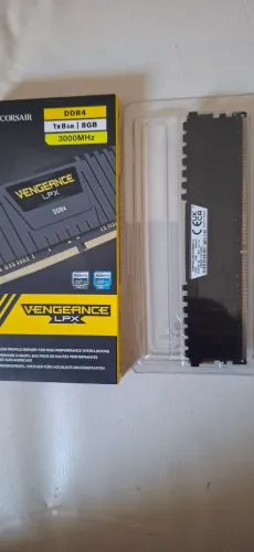 Memória Ram Corsair 3000mhz 8GB 250,00