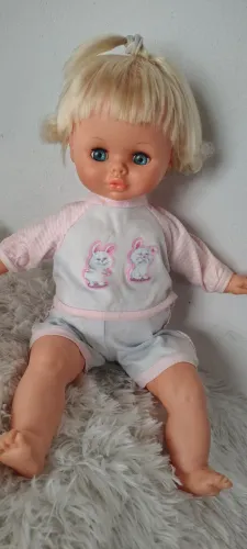 Boneca antiga risadinha da estrela  