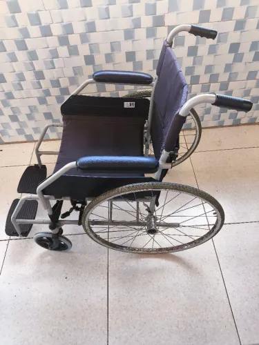 CADEIRA DE RODAS