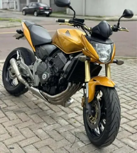 hornet
