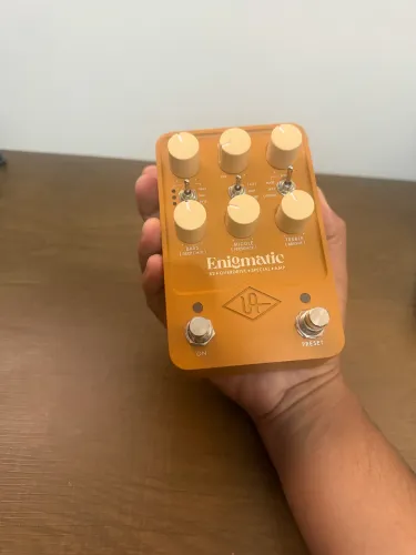 UNIVERSAL AUDIO ENIGMATIC ?82 OVERDRIVE SPECIAL AMP