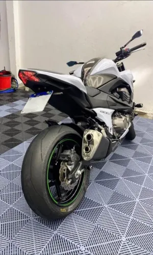 Vende se moto kawasaki z800