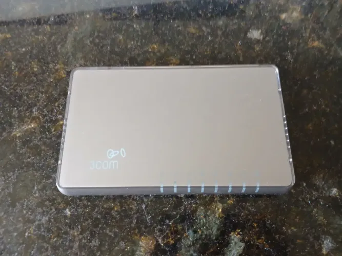 Switch 3COM. 8 Portas . 1000 Mbps
