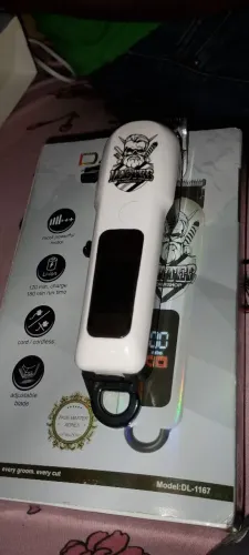Vendo três máquinas de cortar cabelo  1500 cada. Fazemos negócio no pacote