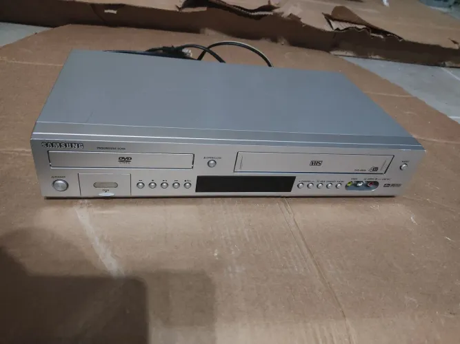 Combo dvd vhs Samsung liga mas não dá imagem