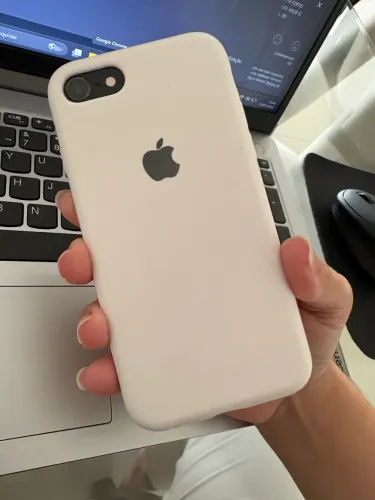 iPhone 8 com carregador