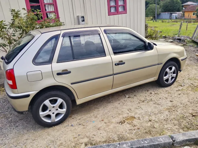 Volkswagen Gol 1.0 Plus 8V 4P (álcool) 2001