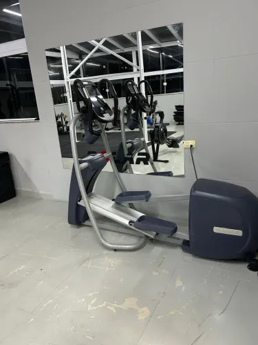 Equipamento de ginastica(eliptico/) PRECOR(americana)