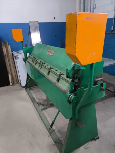 Dobradeira de chapas