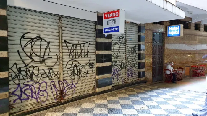 Lojão com 200m2 no melhor da Senador Dantas, ao lado da Cinelândia!
