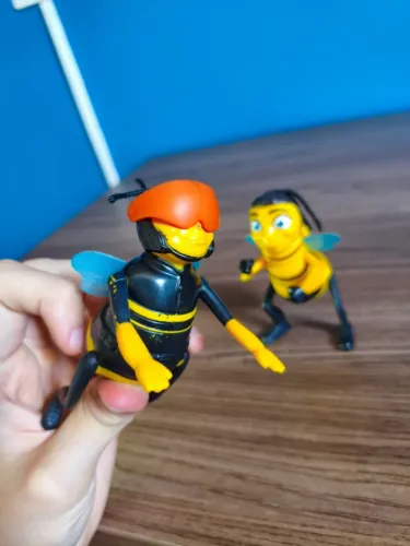 Par de Bonecos Abelhas Bee Movie McDonald's 2007