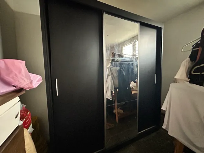 Guarda Roupa de casal - 3 portas 4 gavetas