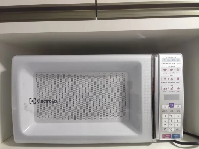 Micro-ondas Eletrolux MEO44 34L