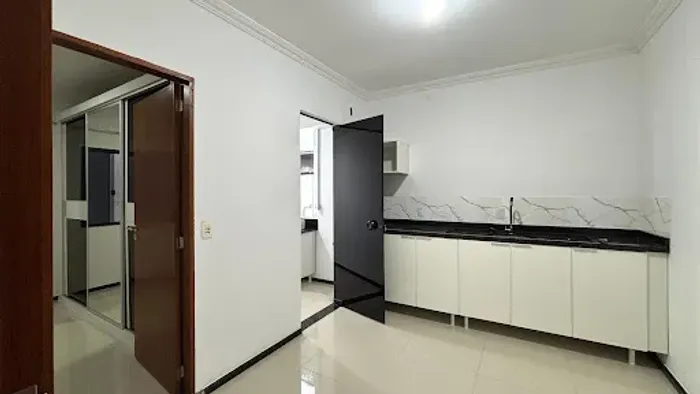 LOCAÇÃO: Kitinete semimobiliada piso superior - Murta, Itajaí