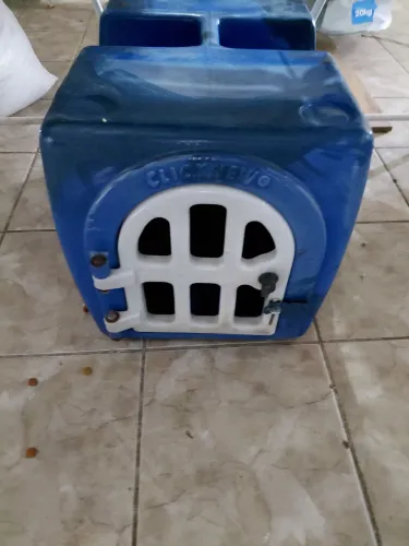 Vendo Caixa de transporte para cães de caça e para viagens  cães e gatos  200 reais