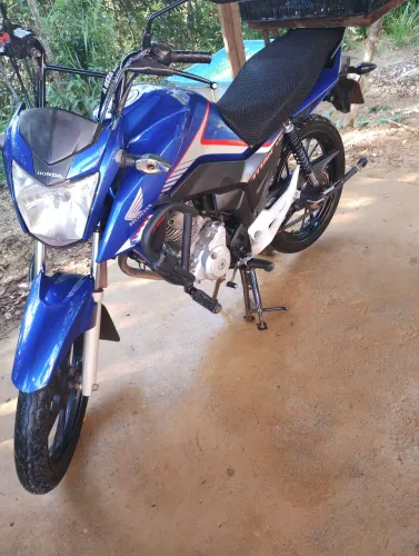 Titan 160 azul 2018 em dias 