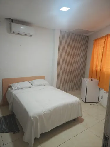 alugo, quartos com banheiro 100 metros da praia da ponta da areia