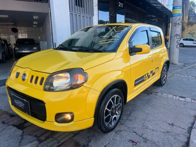 Fiat Uno Sporting 1.4 EVO Fire Flex 8V 4P 2012