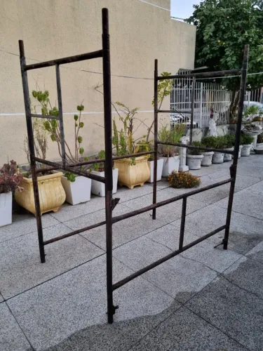 ANDAIME aço 4 PEÇAS  (Retirar em Curitiba Agua Verde).