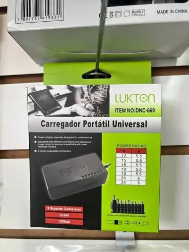 Carregador universal para notebook.