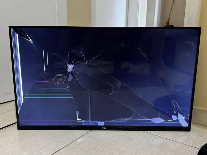 Tv 32 pol quebrada smart para concerto ou retirada de peças