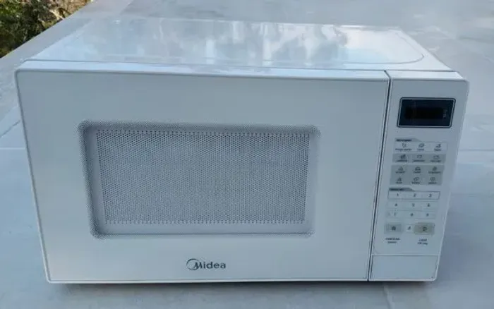 Micro-ondas Midea Branco