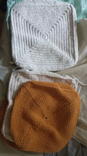 Capas de Crochê para banco quadrado.