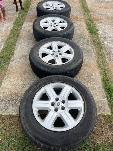 Jogo rodas 17 Land Rover Freelander -2  (2 pneus bons) 